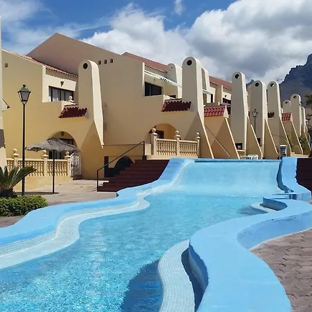 Family Poolside South Facing Vila Costa Adeje (Tenerife)